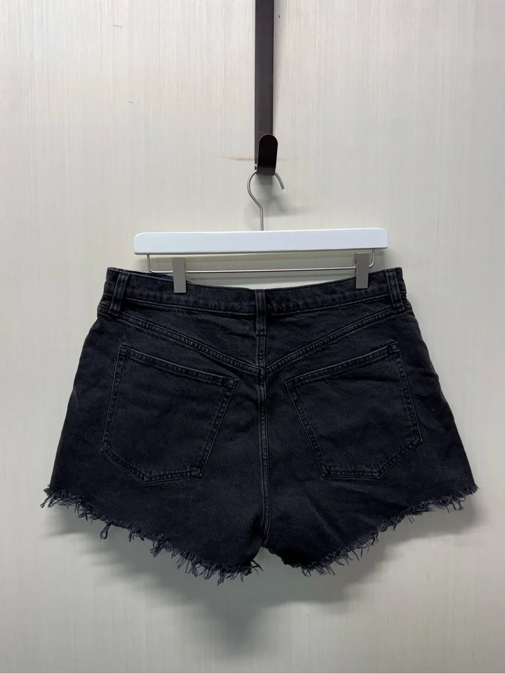 Abercrombie & Fitch High Rise Mom Short - Picture 4 of 4